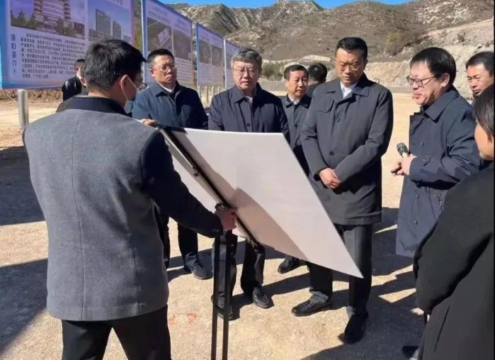 辽宁省副省长高涛一行前往特种材料产业基地现场进行实地考察